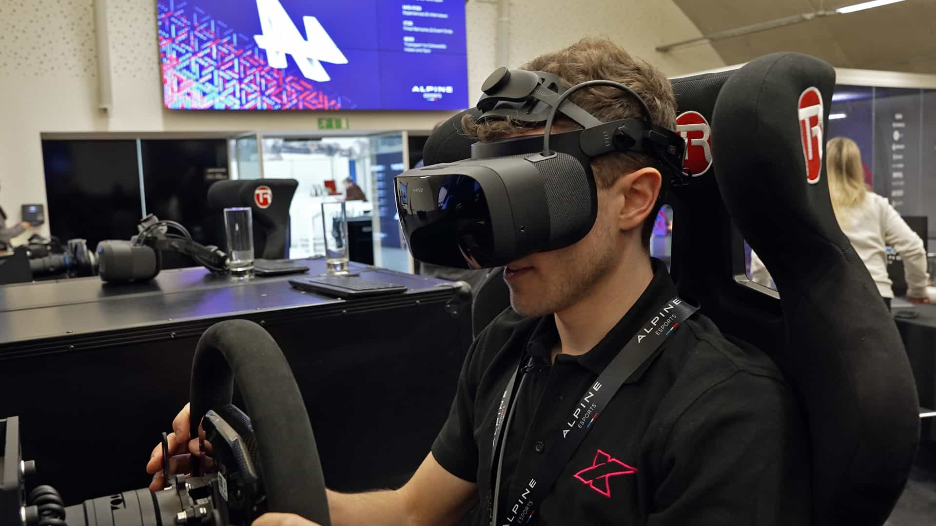 F1 22 VR: One new way of riding on the track thanks to Virtual Reality -  Game News 24