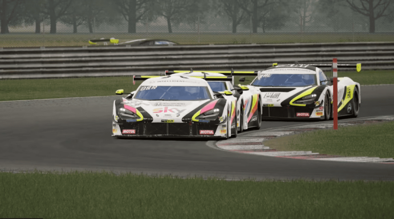 RJN McLaren’s bring home one-two at Snetterton British GT Esports round