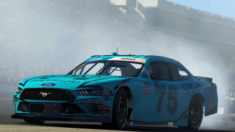 eNASCAR International: Pernia takes victory in series finale