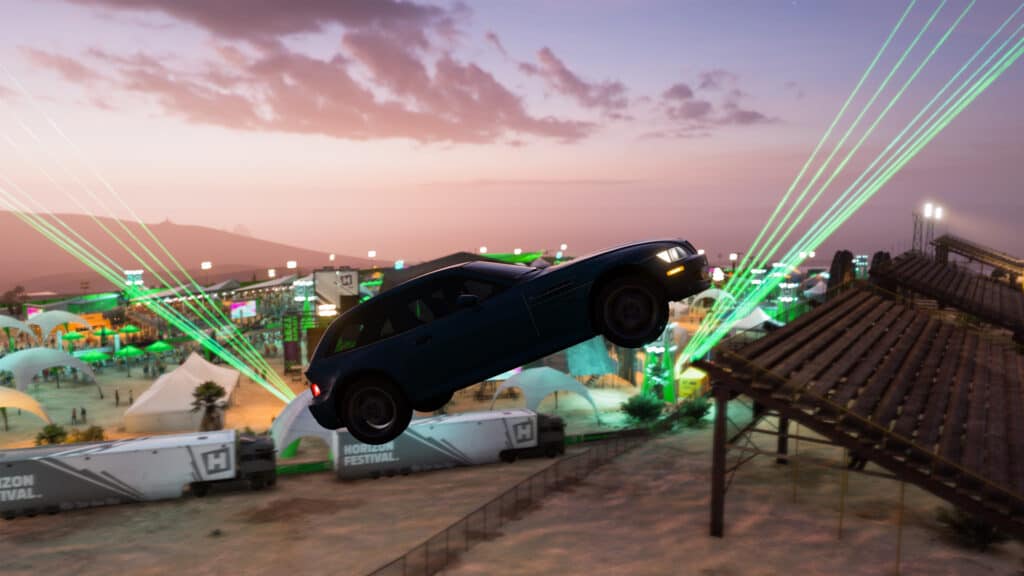 Forza Horizon 5 BMW M Coupe PR Stunt jump
