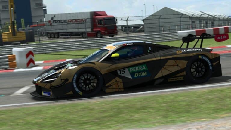 RaceRoom Racing Experience update adds hidden McLaren 720s GT3 DTM