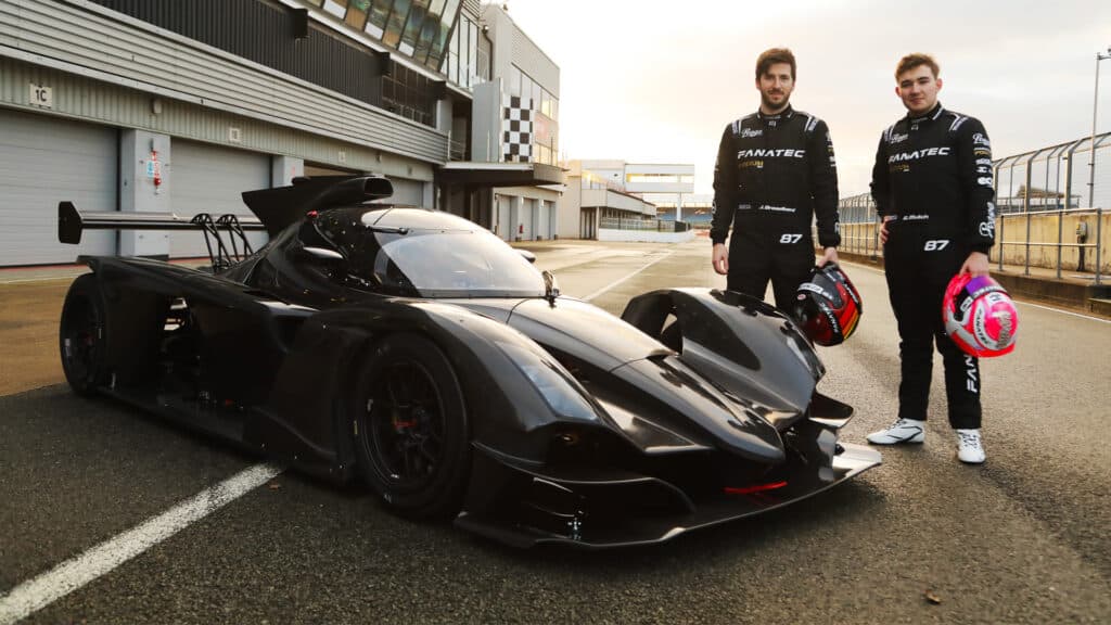 Fanatec partners with Jimmy Broadbent for the 2022 Praga Cup