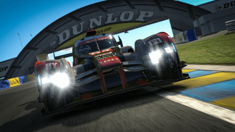 Classic 24 Hours of Le Mans cars in sim racing