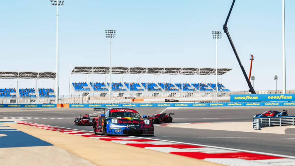 Lemānas virtuālā sērija Bahreina — Red Bull Racing GTE agri izvirzījās vadībā un noturējās līdz beigām