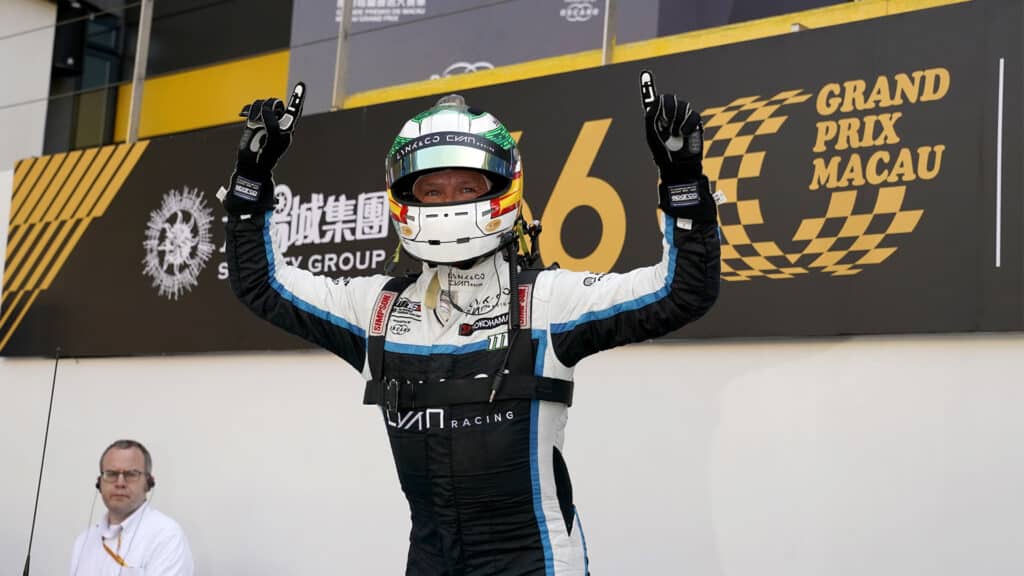 Andy Priaulx wins in Macau, WTCR 2019 - Alexander Trienitz, Motorsport Images