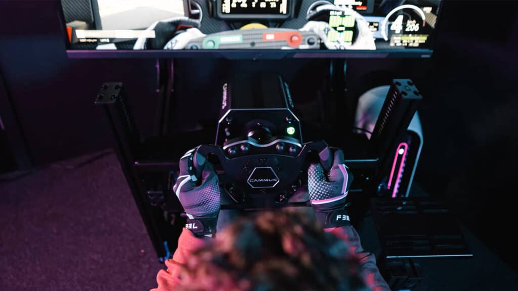 Cammus GTS Steering wheel, sim racing in use