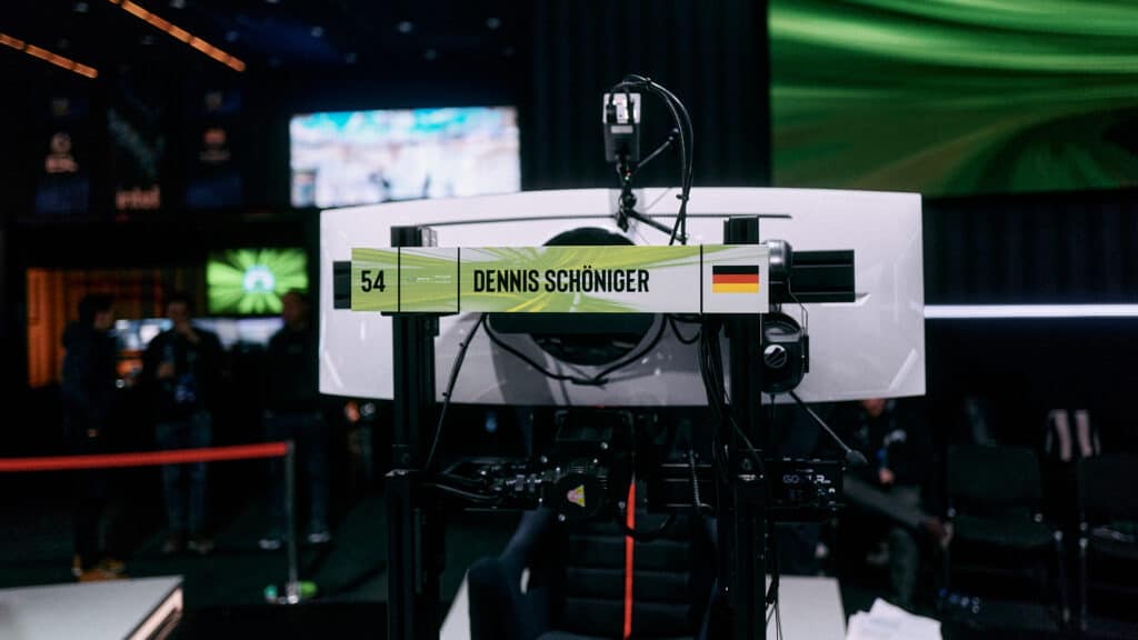Dennis Schöniger sim racing