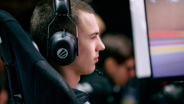 From the cockpit - Dennis Schöniger’s view of ESL R1’s opening round