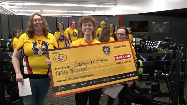 Saoirse Fitzpatrick wins Screen To Speed finale live in Las Vegas, Saoirse Fitzpatrick holds check