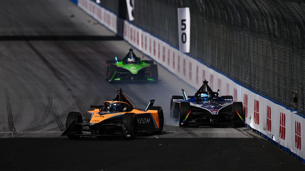 Rene Rast, NEOM McLaren Formula E Team, leads Maximilian Gunther, Maserati MSG Racing, Sao Paulo ePrix - Simon Galloway, Motorsport Images