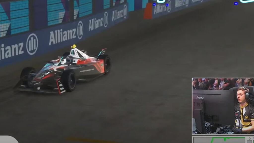 Formula E Accelerate 2023 - London, Dawid Mroczek wins race Burst Esport