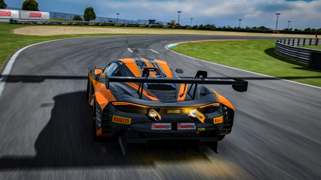 El paquete de autos DTM 2024 de RaceRoom agrega los últimos autos Lamborghini y McLaren GT3