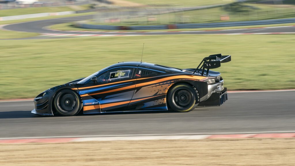 McLaren 720S GT3 EVO, Brands Hatch