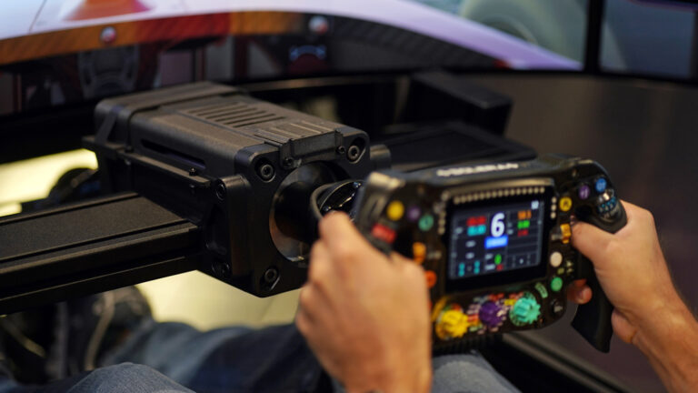 Sim-Lab surprises with three direct drive wheel bases, up to 35Nm
