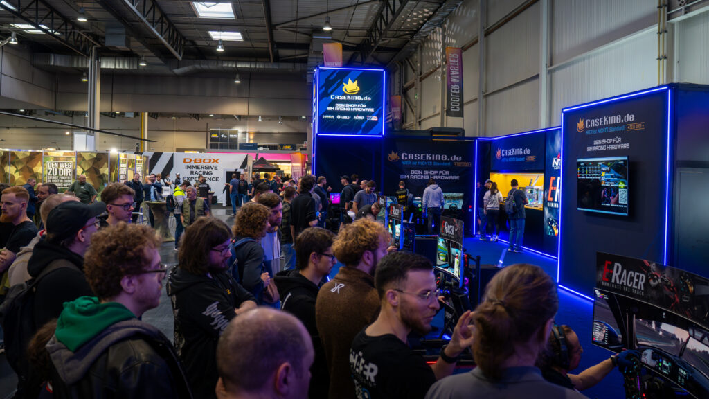SimRacing Expo crowd