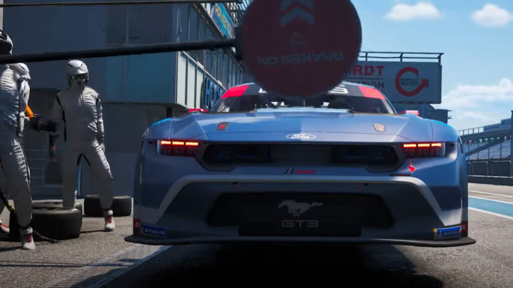 Rennsport Mustang pitstop