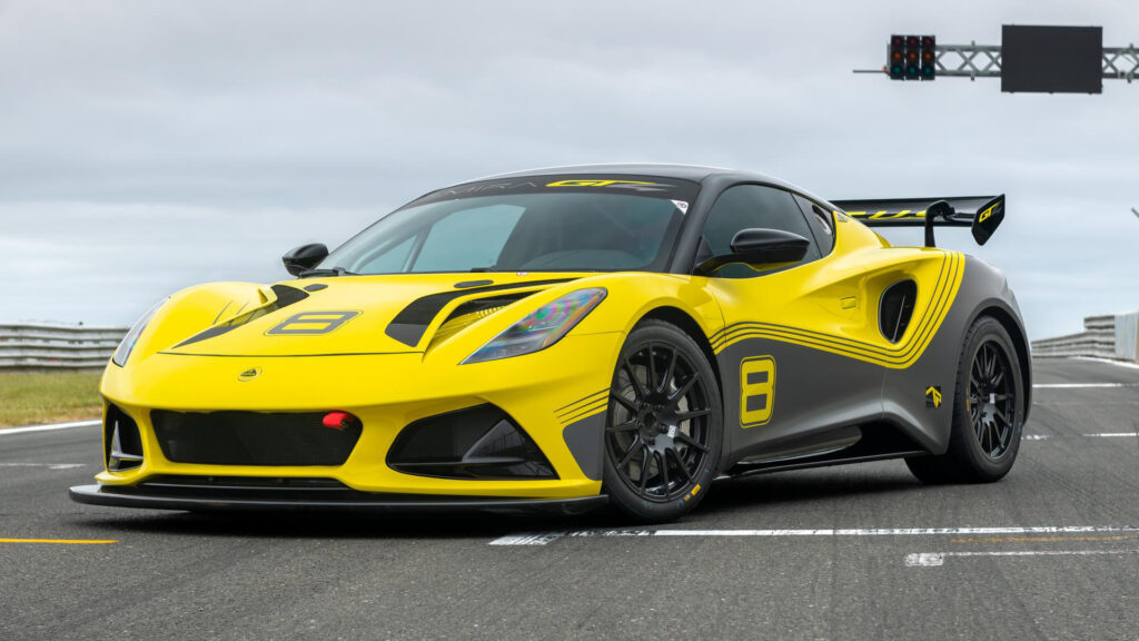 Lotus Emira GT4