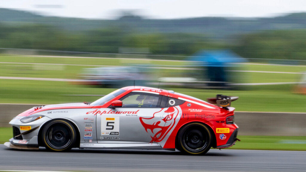 Nissan Z GT4