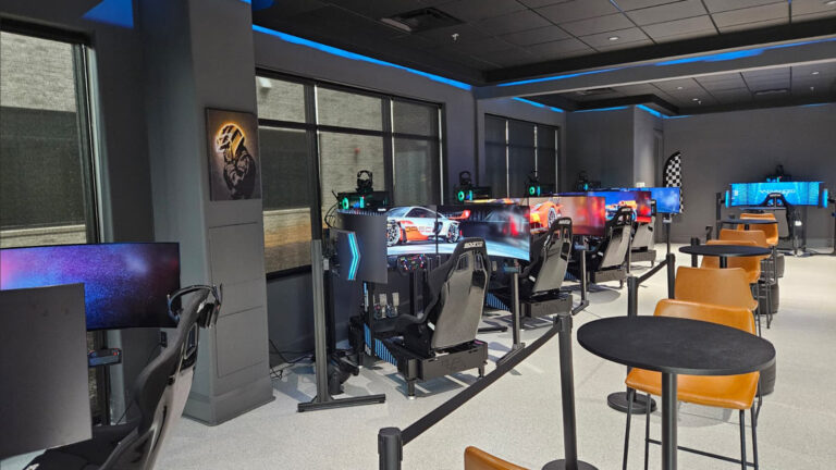 Why sim racing venues should choose AssettoHosting’s Simcenter Control software