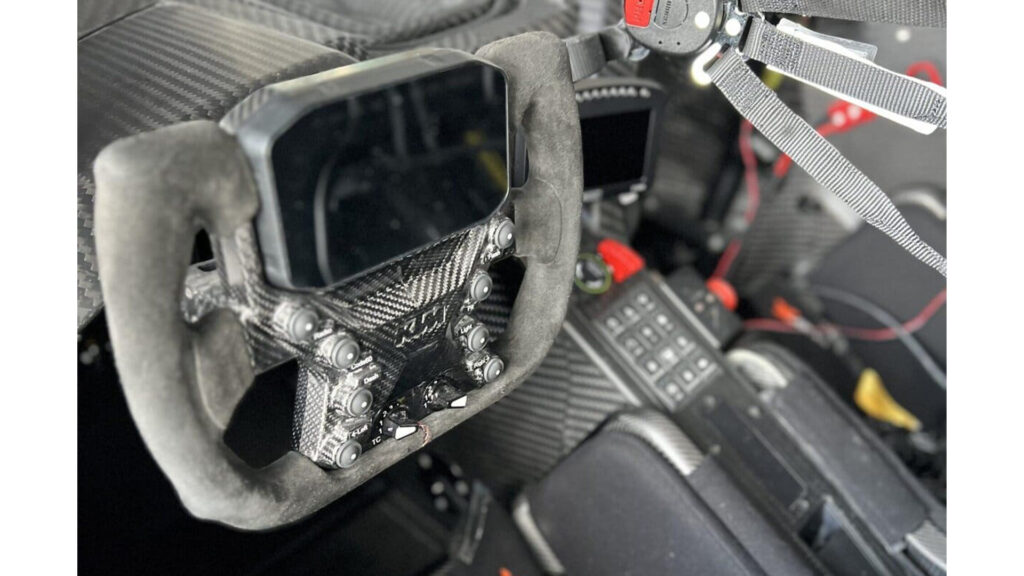 Simagic reveals authentic KTM Xbow GT2 steering wheel, public debut set for SimRacing Expo Frankfurt